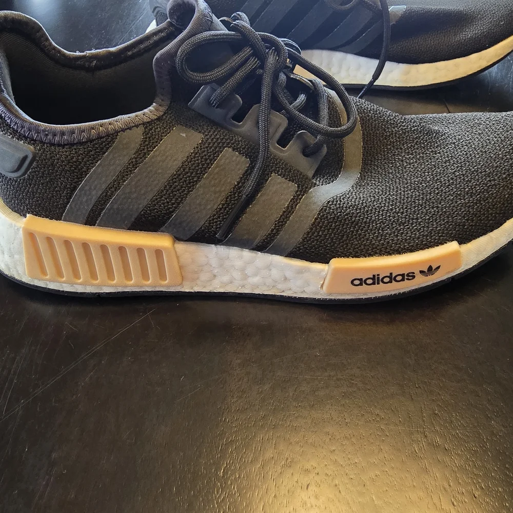 Adidas‎ NMD_R1 
